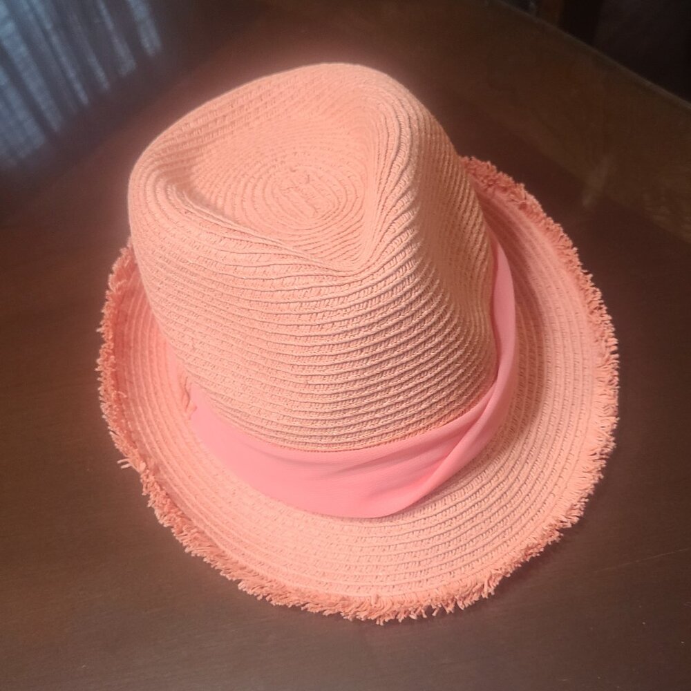 Pink fadora hat